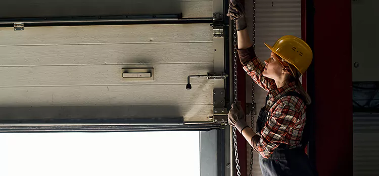 Addressing Common Garage Door Stoppage Issues in Bartow, FL